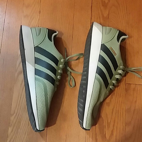 Mens Adidas sneakers - Picture 5 of 9